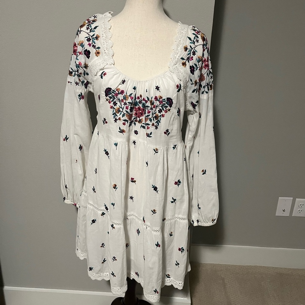 Anthropologie’s Maeve White Dress with Floral Embroidery